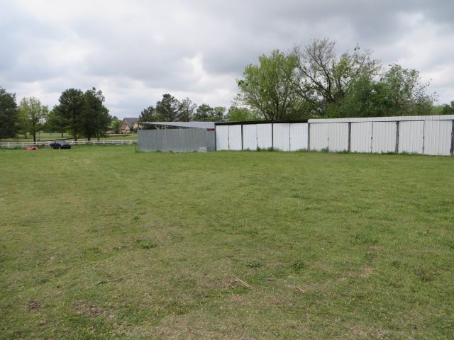 2401 W Grand Ave, Chickasha, OK 73018